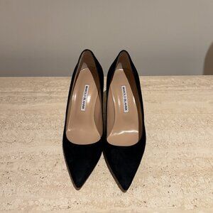 Manolo Blahnik - BB Pointed Toe Pump - Black Suede in 38 EU
